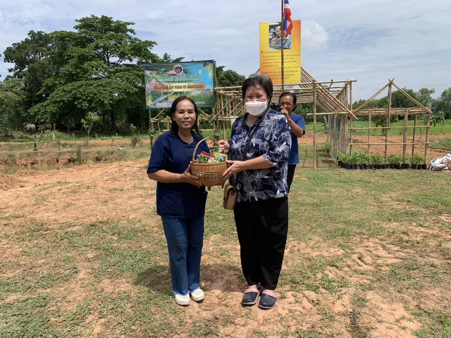 ?พช.มหาสารคาม ร่วมกับภาคีเครือข่ายโคกหนองนา อำเภอบรบือ จัดกิจกรรมเอามื้อสามัคคี ณ แปลง โคก หนอง นา อำเภอบรบือ จังหวัดมหาสารคาม?