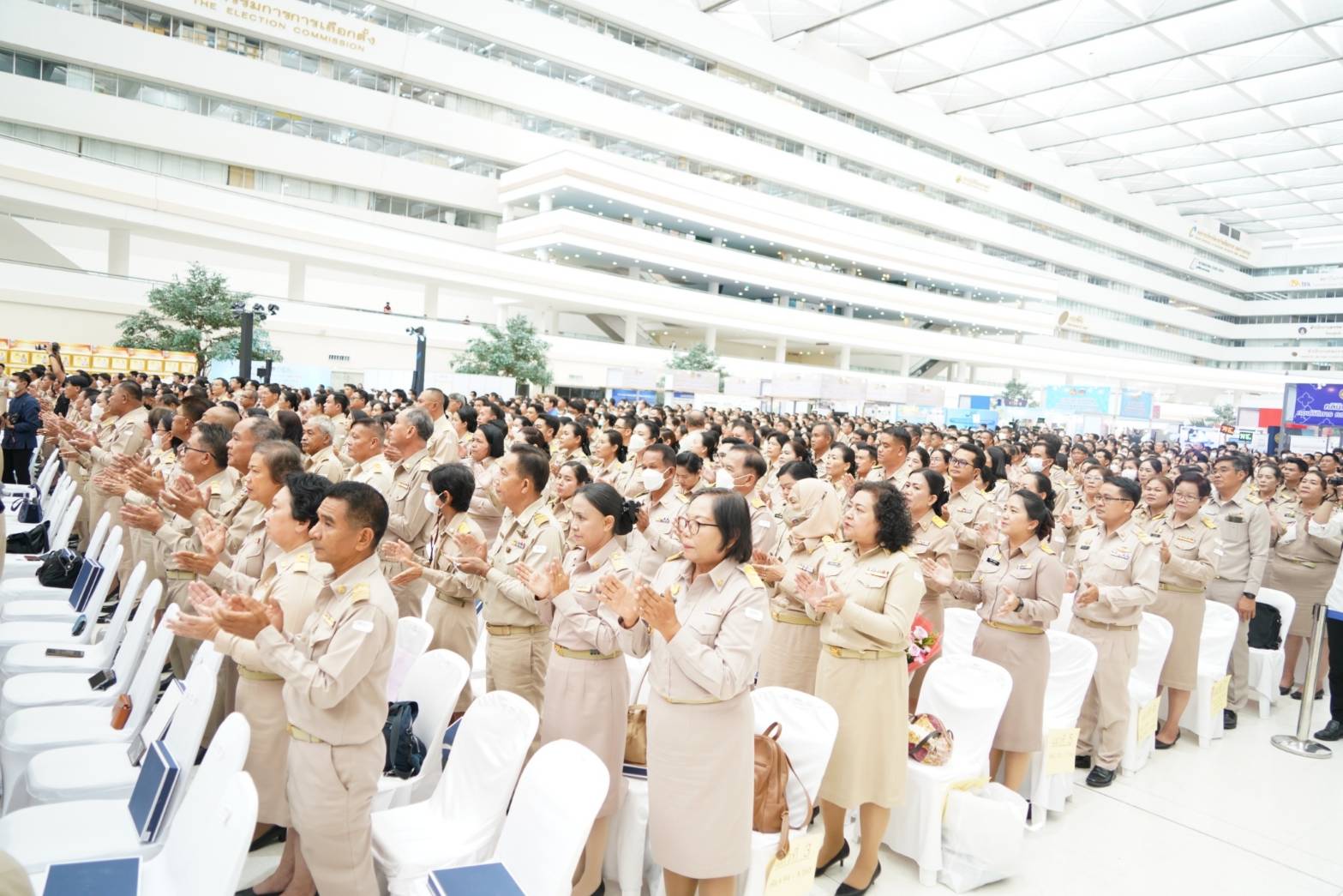 ?พช.มหาสารคาม เข้าร่วมพิธีมอบรางวัลประกาศเกียรติคุณ ประจำปี พ.ศ. 2566ในงาน วันพัฒนาชุมชน ครั้งที่ 12  ปี 2566 (CD DAY 2023)?