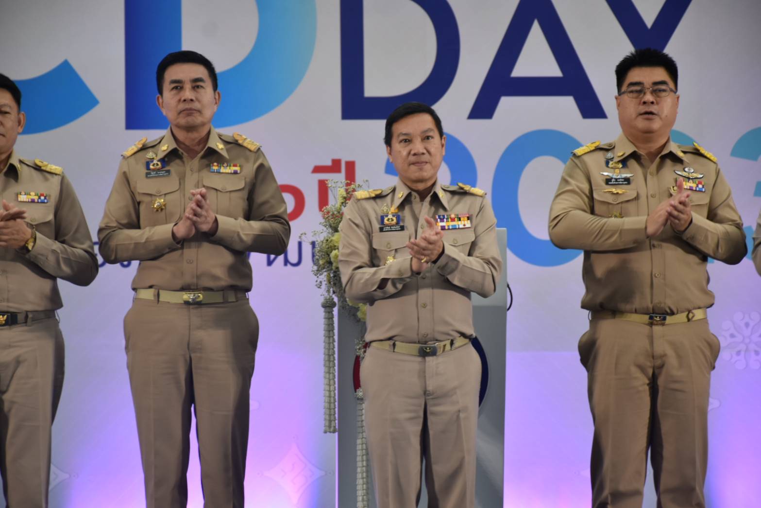 ?พช.มหาสารคาม เข้าร่วมพิธีมอบรางวัลประกาศเกียรติคุณ ประจำปี พ.ศ. 2566ในงาน วันพัฒนาชุมชน ครั้งที่ 12  ปี 2566 (CD DAY 2023)?