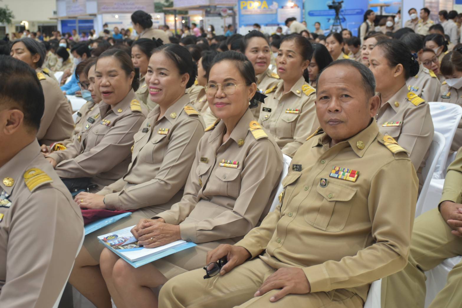 ?พช.มหาสารคาม เข้าร่วมพิธีมอบรางวัลประกาศเกียรติคุณ ประจำปี พ.ศ. 2566ในงาน วันพัฒนาชุมชน ครั้งที่ 12  ปี 2566 (CD DAY 2023)?