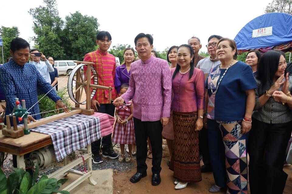 💠พช. มหาสารคาม ร่วมกิจกรรมเปิดอาคารศูนย์การเรียนรู้การออกแบบและตัดเย็บเสื้อผ้า ตำบลท่าตูม อำเภอเมือง จังหวัดมหาสารคาม💠