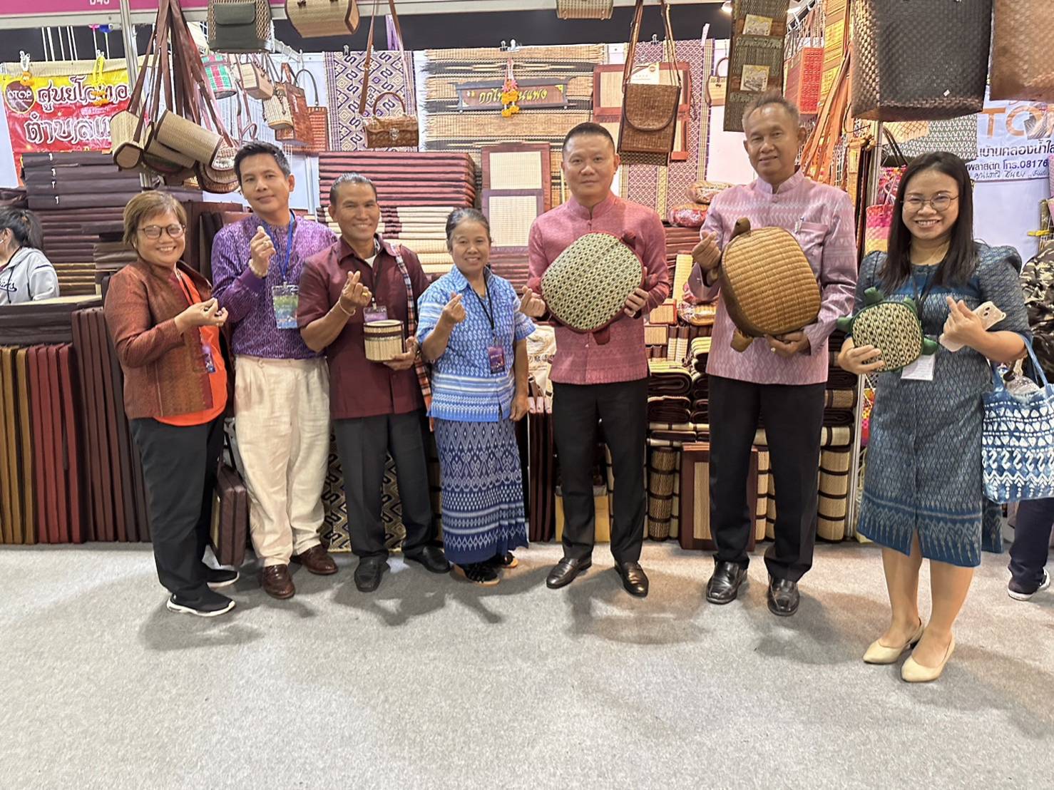 💠มท.1 เปิดงาน OTOP Midyear 2023 “ที่สุดแห่งภูมิปัญญา รังสรรค์จากการพัฒนา เพิ่มมูลค่าเศรษฐกิจไทย” ชวนพี่น้องคนไทย ชิม ช้อป ใช้ สินค้าหนึ่งตำบล หนึ่งผลิตภัณฑ์ หนุนยกระดับ OTOP สู่สากล เปิดช่องทาง ขยายโอกาส สร้างรายได้สู่ชุมชน💠