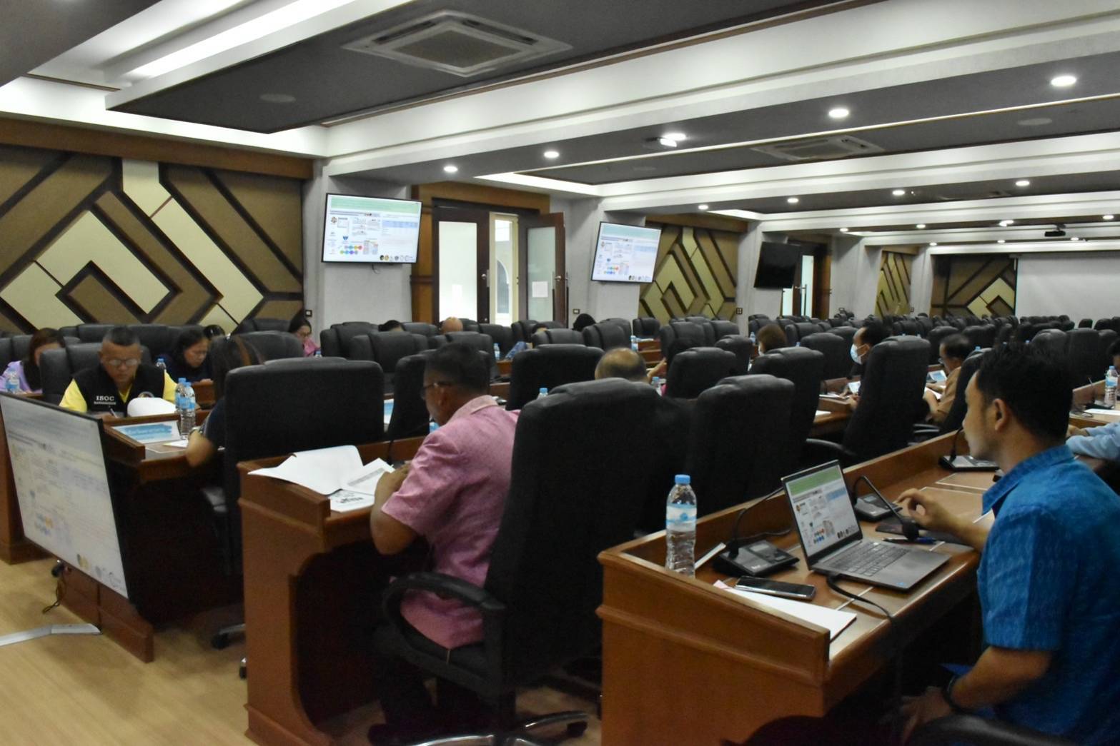 💠 พช.มหาสารคาม จัดประชุมคณะกรรมการบริหารศูนย์อำนวยการขจัดความยากจนและพัฒนาคนทุกช่วงวัยอย่างยั่งยืนตามหลักปรัชญาของเศรษฐกิจพอเพียงจังหวัดมหาสารคาม (คจพ.จ.มหาสารคาม) ครั้งที่ 3/2566💠