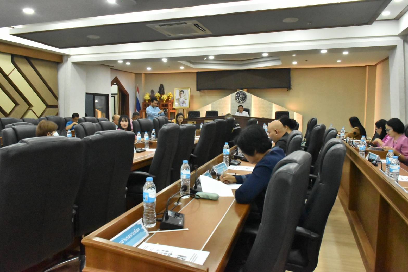 💠 พช.มหาสารคาม จัดประชุมคณะกรรมการบริหารศูนย์อำนวยการขจัดความยากจนและพัฒนาคนทุกช่วงวัยอย่างยั่งยืนตามหลักปรัชญาของเศรษฐกิจพอเพียงจังหวัดมหาสารคาม (คจพ.จ.มหาสารคาม) ครั้งที่ 3/2566💠