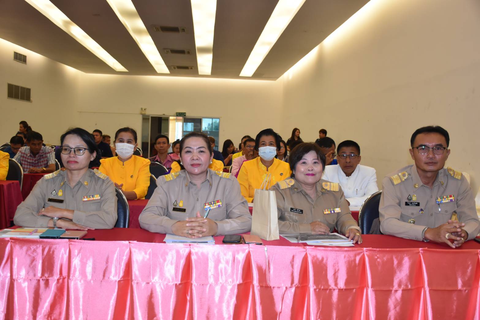 💠พช.มหาสารคาม จัดกิจกรรมประชุมเพิ่มประสิทธิภาพการปฏิบัติงานเจ้าหน้าที่พัฒนาชุมชน “เหลียวหลัง แลหน้า”สู่การพัฒนาชุมชนเข้มแข็งอย่างยั่งยืน ประจำปีงบประมาณ พ.ศ.2566💠