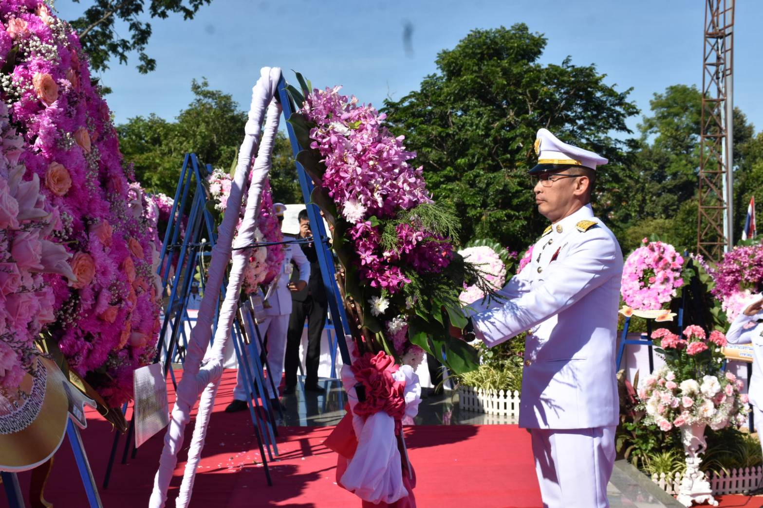💠พช.มหาสารคาม ร่วมพิธีวางพวงมาลาถวายราชสักการะพระบาทสมเด็จพระจุลจอมเกล้าเจ้าอยู่หัว เพื่อน้อมสำนึกในพระมหากรุณาธิคุณ เนื่องใน “วันปิยมหาราช”💠
