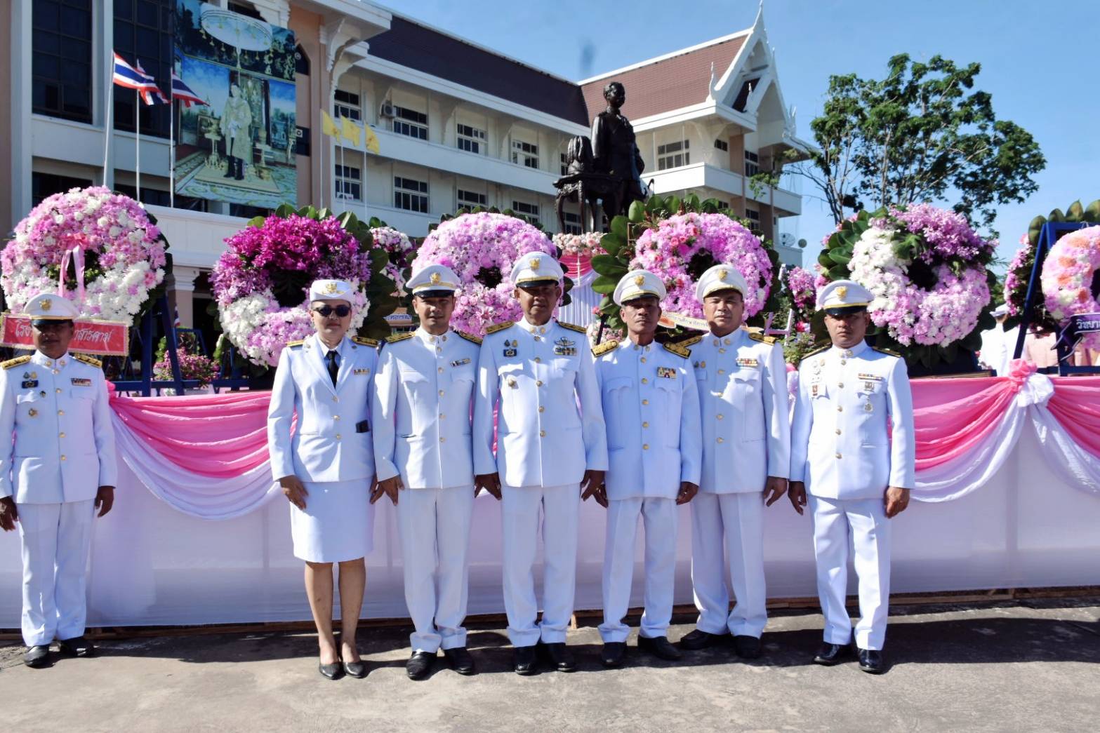 💠พช.มหาสารคาม ร่วมพิธีวางพวงมาลาถวายราชสักการะพระบาทสมเด็จพระจุลจอมเกล้าเจ้าอยู่หัว เพื่อน้อมสำนึกในพระมหากรุณาธิคุณ เนื่องใน “วันปิยมหาราช”💠
