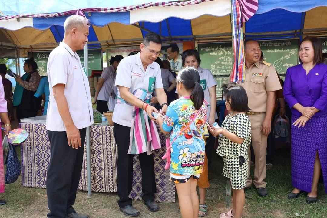 💠พช.มหาสารคาม ร่วมกิจกรรมโครงการปกป้องและเชิดชูสถาบันพระมหากษัตริย์ และหน่วยบำบัดทุกข์ บำรุงสุข สร้างรอยยิ้มให้ประชาชน (จังหวัดเคลื่อนที่) อำเภอบรบือ 💠
