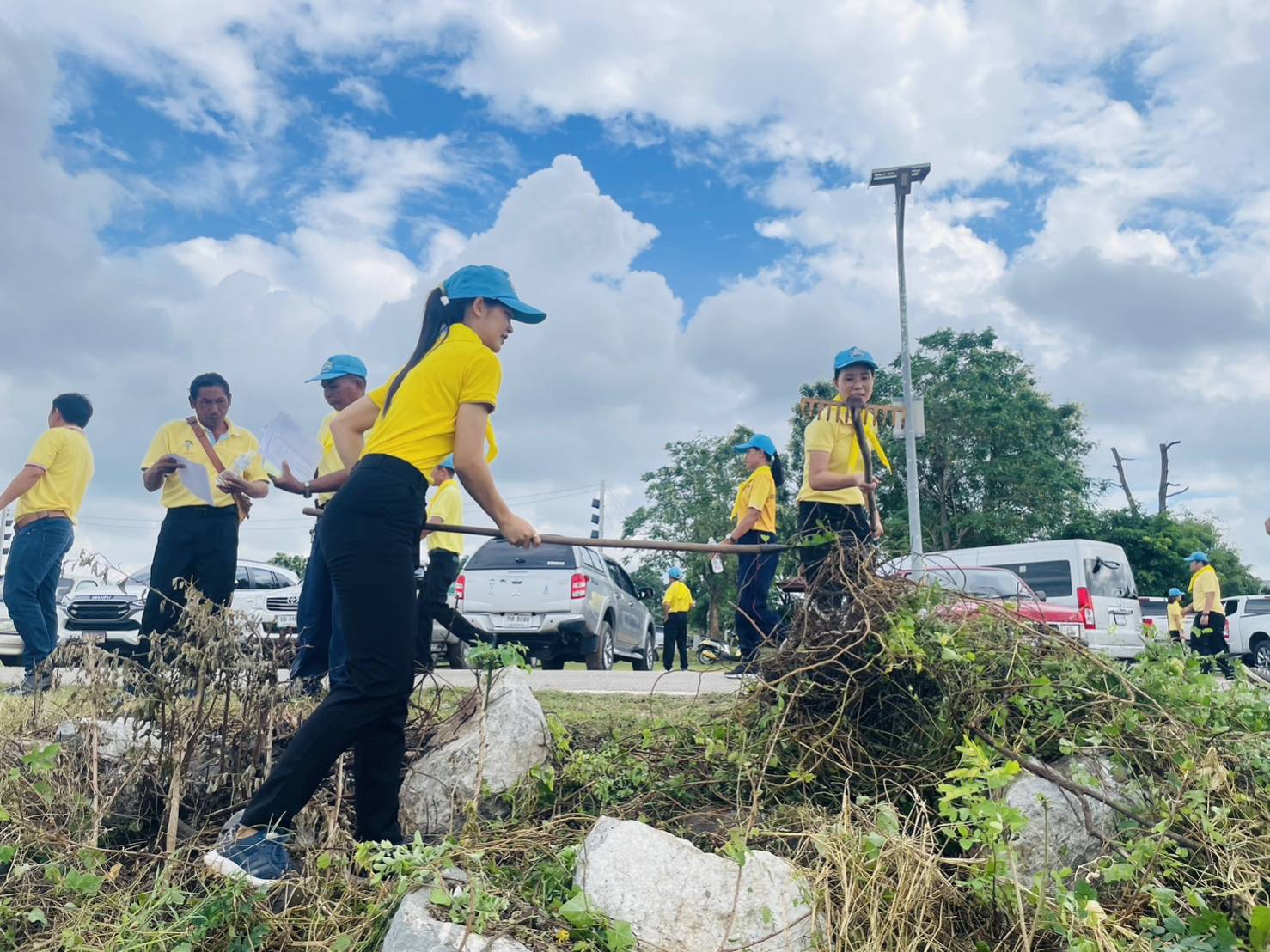 💠พช.จังหวัดมหาสารคาม ร่วมกิจกรรมจิตอาสาพระราชทาน พัฒนาสันฝายแก่งเลิงจาน💠