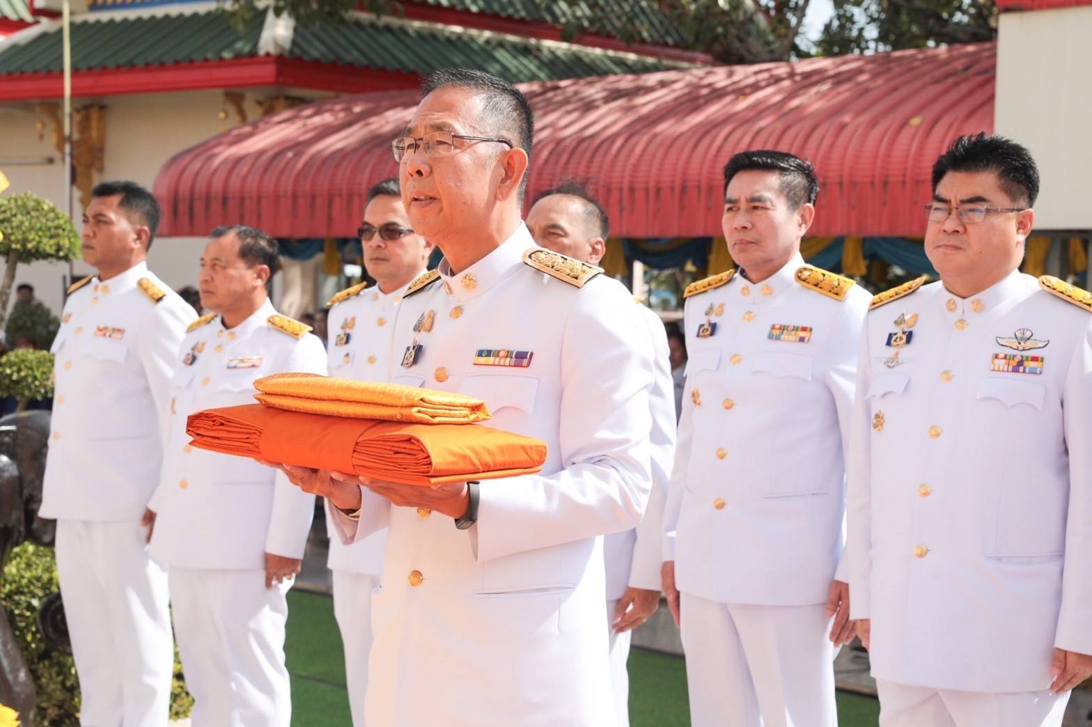 พระบาทสมเด็จพระเจ้าอยู่หัว  ทรงพระกรุณาโปรดเกล้าฯ พระราชทานผ้าพระกฐิน ประจำปี พ.ศ. 2566 ให้กรมการพัฒนาชุมชนนำไปทอดถวาย  ณ วัดพิกุลทอง พระอารามหลวง ตำบลพิกุลทอง อำเภอท่าช้าง จังหวัดสิงห์บุรี