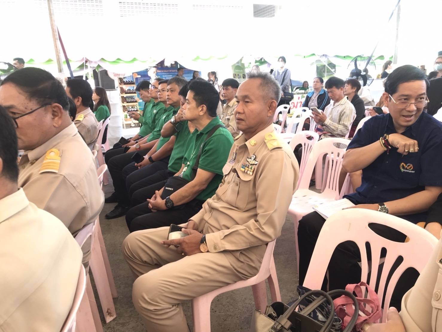 พช.มหาสารคาม ร่วมเปิดมหกรรมตลาดนัดข้าวเปลือกและการเสวนาปัญหาข้าวชาวนาสู่การแก้ไข ปัญหาเพื่อความยั่งยืน