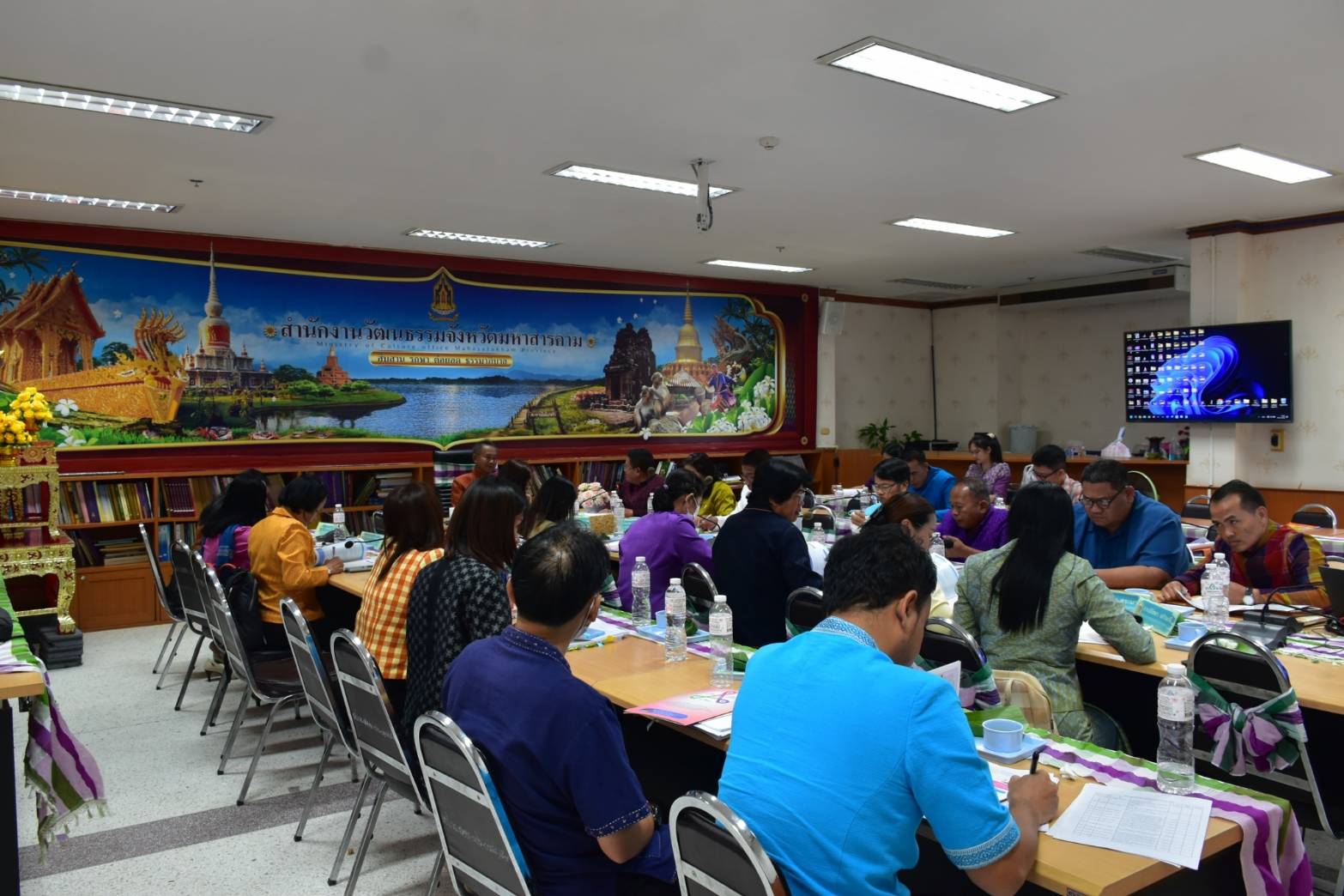 พช.มหาสารคาม ประชุมประจำเดือนสำนักงานพัฒนาชุมชนจังหวัดมหาสารคาม ครั้งที่ 12/2566