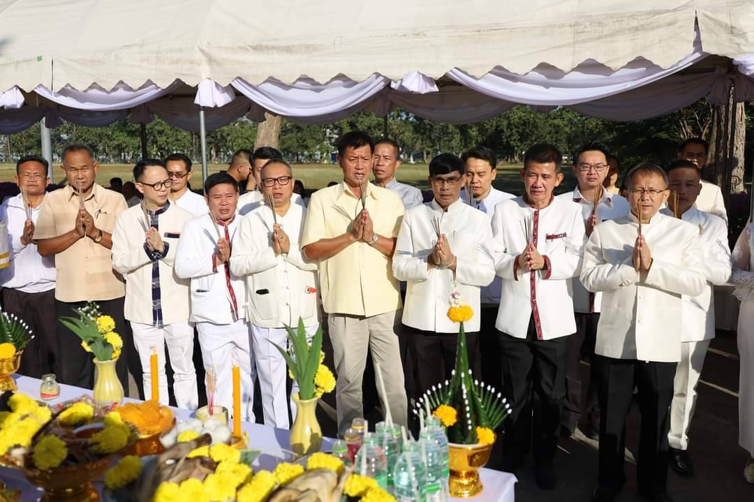พช.จังหวัดมหาสารคาม ประกอบพิธีบวงสรวงศาลพระภูมิ และศาลตายาย ประจำศูนย์ราชการจังหวัดมหาสารคาม💠
