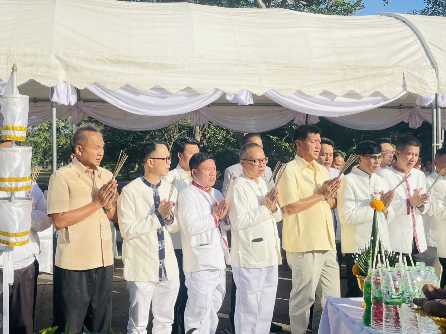พช.จังหวัดมหาสารคาม ประกอบพิธีบวงสรวงศาลพระภูมิ และศาลตายาย ประจำศูนย์ราชการจังหวัดมหาสารคาม💠