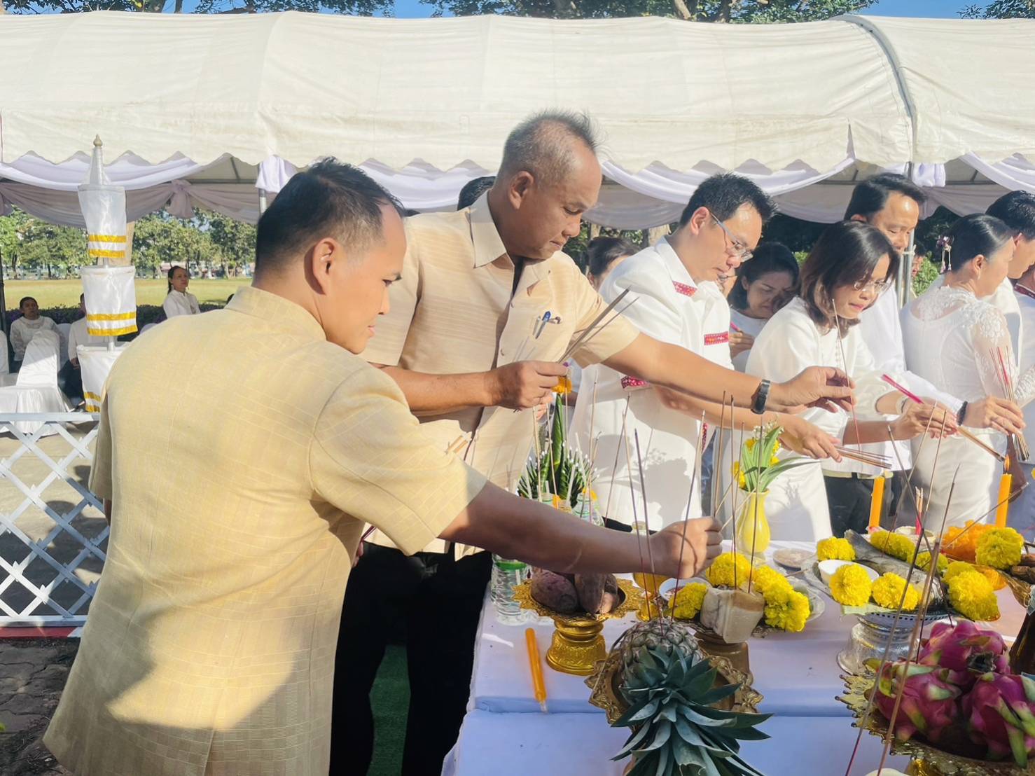 พช.จังหวัดมหาสารคาม ประกอบพิธีบวงสรวงศาลพระภูมิ และศาลตายาย ประจำศูนย์ราชการจังหวัดมหาสารคาม💠