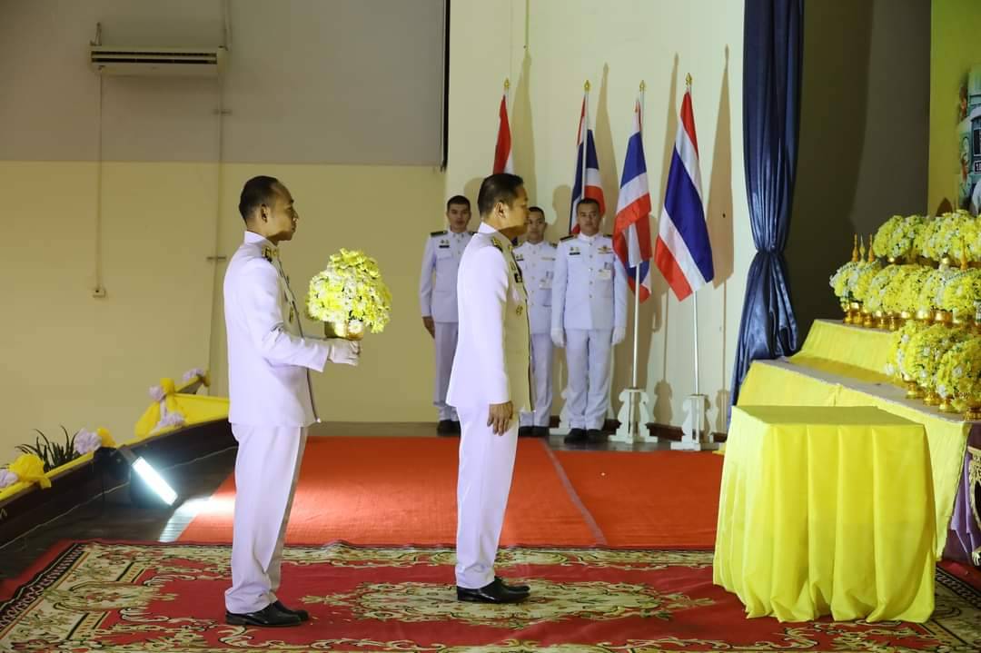 พช.มหาสารคาม ร่วมพิธีวางพานพุ่มดอกไม้ถวายราชสักการะ เนื่องในวันคล้ายวันพระบรมราชสมภพ พระบาทสมเด็จพระบรมชนกาธิเบศร มหาภูมิพลอดุลยเดชมหาราช บรมนาถบพิตร วันชาติ และวันพ่อแห่งชาติ 5 ธันวาคม 2566