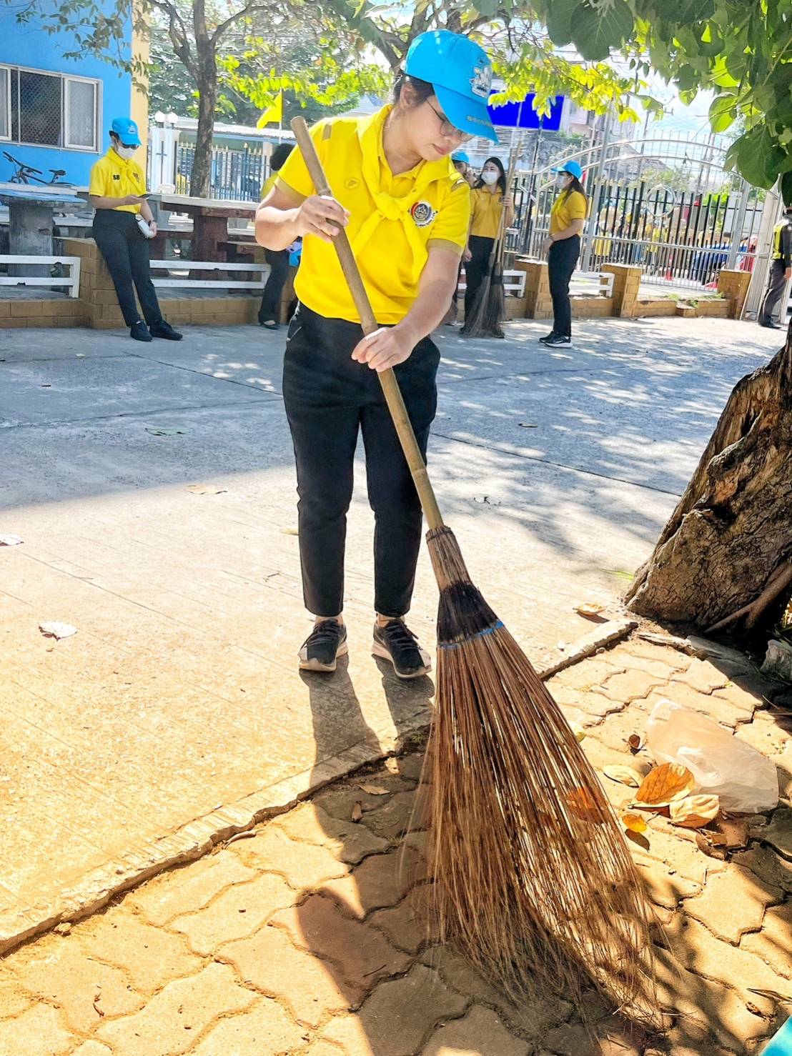 พช.มหาสารคาม ร่วมกิจกรรมจิตอาสาเนื่องในวันคล้ายวันพระบรมราชสมภพ ในหลวงรัชกาลที่ 9 และวันพ่อแห่งชาติ