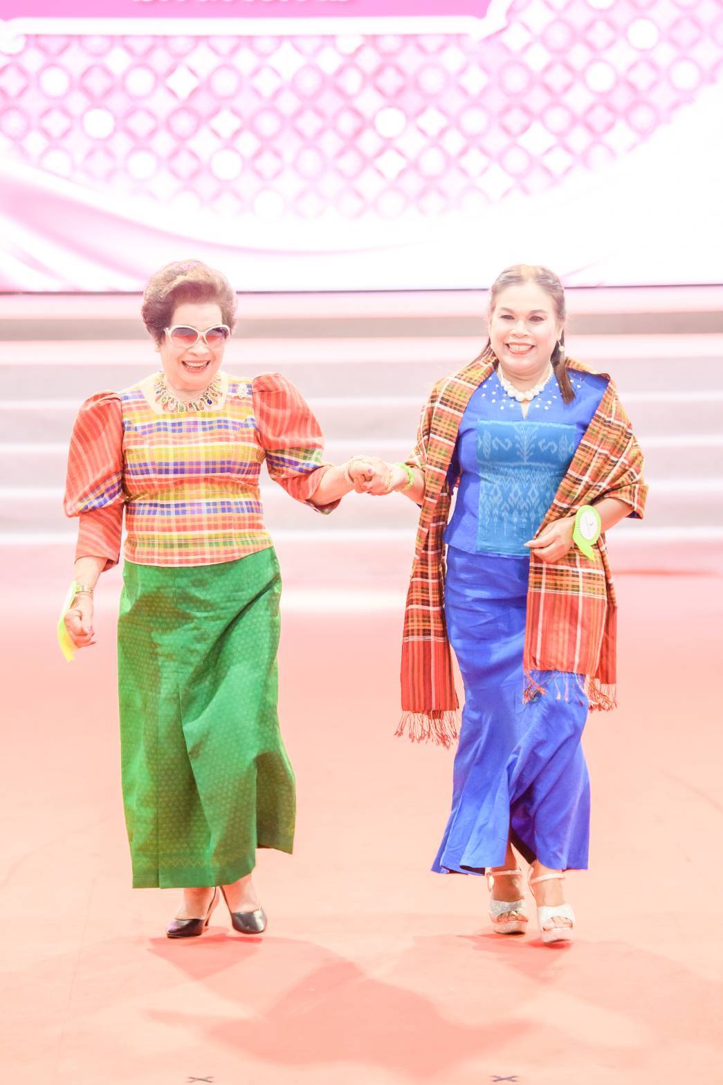 คณะทำงานขับเคลื่อนกองทุนพัฒนาบทบาทสตรี จังหวัดมหาสารคาม เข้าร่วมโครงการกองทุนพัฒนาบทบาทสตรี พลังสร้างสรรค์เศรษฐกิจชุมชน สู่ความอุดมสมบูรณ์พูนสุขอย่างยั่งยืน