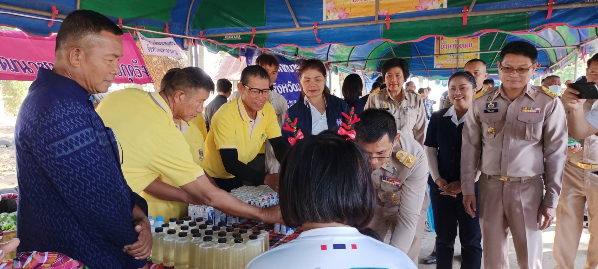 พช.มหาสารคาม ร่วมกิจกรรมโครงการปกป้องและเชิดชูสถาบันพระมหากษัตริย์ และหน่วยบำบัดทุกข์ บำรุงสุข สร้างรอยยิ้มให้ประชาชน (จังหวัดเคลื่อนที่) อำเภอกุดรัง