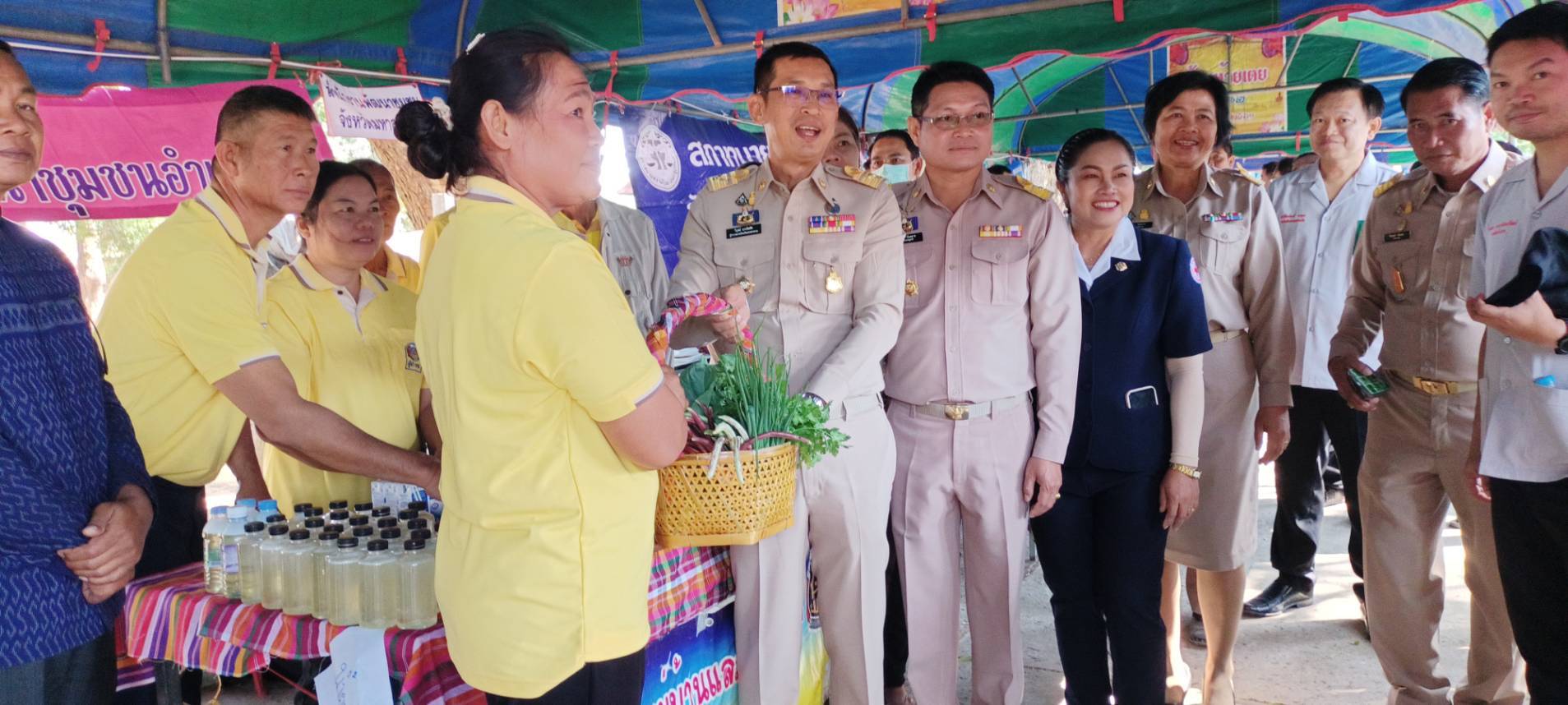 พช.มหาสารคาม ร่วมกิจกรรมโครงการปกป้องและเชิดชูสถาบันพระมหากษัตริย์ และหน่วยบำบัดทุกข์ บำรุงสุข สร้างรอยยิ้มให้ประชาชน (จังหวัดเคลื่อนที่) อำเภอกุดรัง