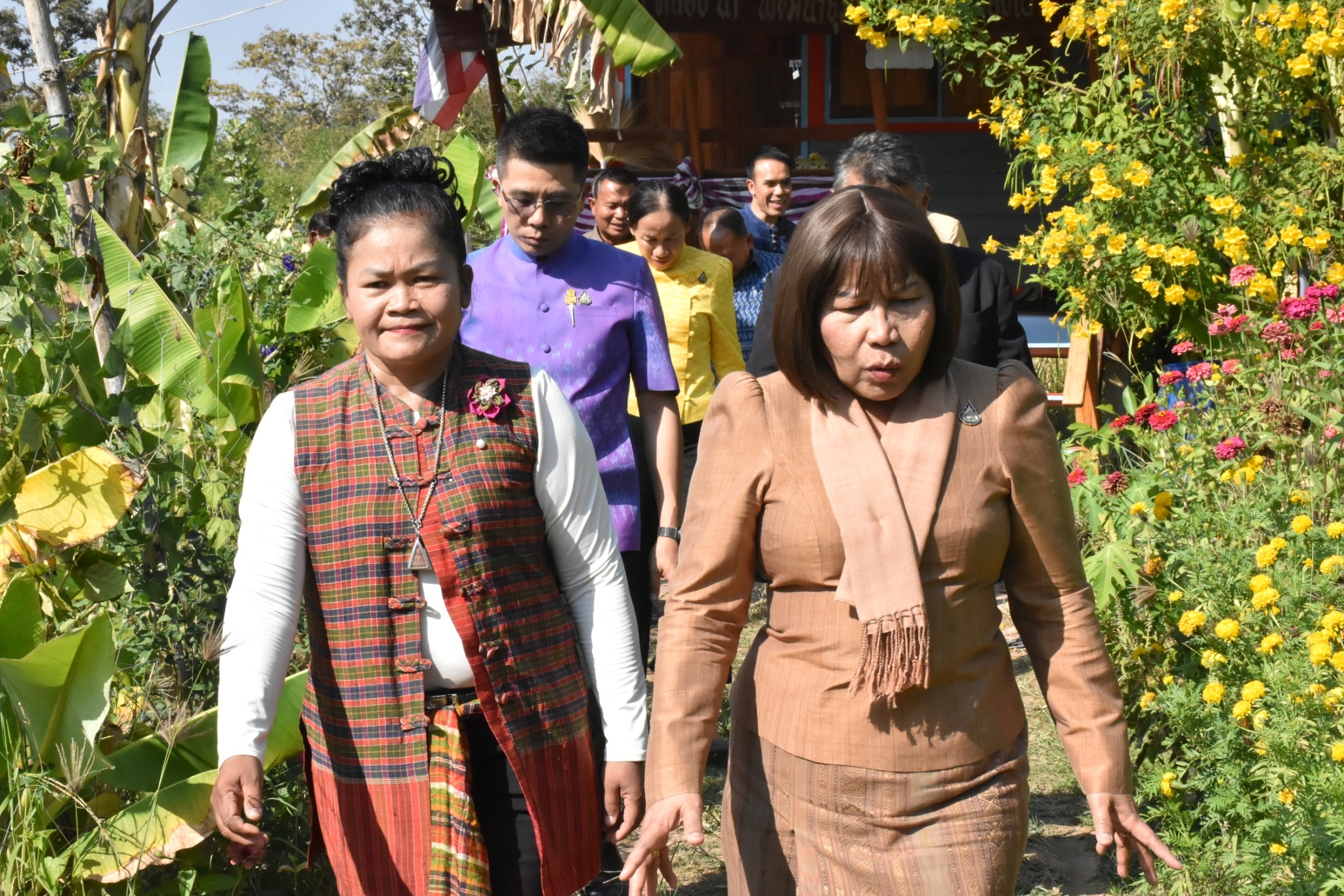นางนวลจันทร์ ศรีมงคล ผู้ตรวจราชการกรมการพัฒนาชุมชน เขตตรวจราชการที่ 12 ลงพื้นที่ตรวจติดตามการขับเคลื่อนงานโครงการพัฒนาหมู่บ้านเศรษฐกิจพอเพียง ประยุกต์สู่โคกหนองนาโมเดล ประจำปีงบประมาณ พ.ศ. 2565  ในพื้นที่อำเภอบรบือ จังหวัดมหาสารคาม