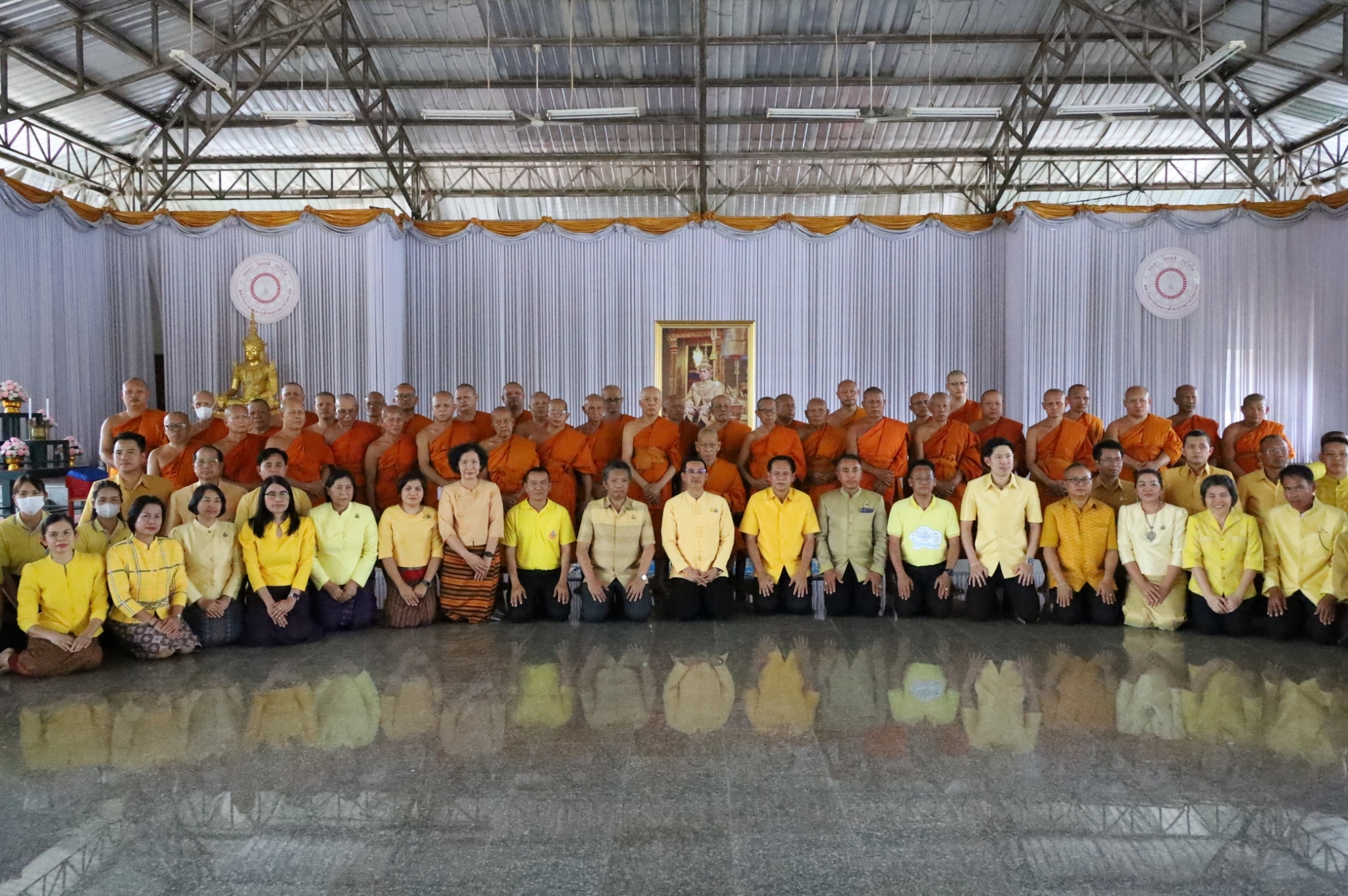 พช.มหาสารคาม ร่วมพิธีเจริญพระพุทธมนต์เฉลิมพระเกียรติ ถวายพระพรชัยมงคลแด่ พระบาทสมเด็จพระเจ้าอยู่หัว เนื่องในโอกาสวันเฉลิมพระชนมพรรษา 6 รอบ 28 กรกฎาคม 2567