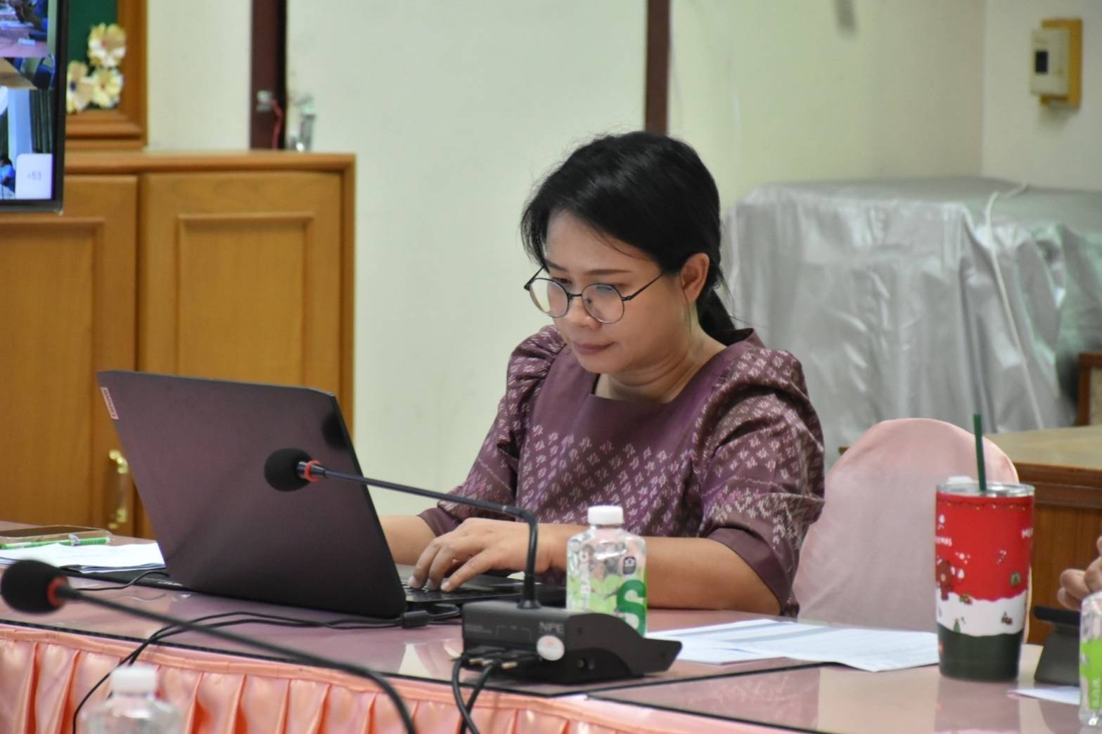 พช.มหาสาคาม ร่วมประชุมการดำเนินงานโครงการเพิ่มประสิทธิภาพ OTOP Big Data เพื่อการพัฒนางานหนึ่งตำบล หนึ่งผลิตภัณฑ์ ผ่านระบบวีดิทัศน์ทางไกล (Video Conference)