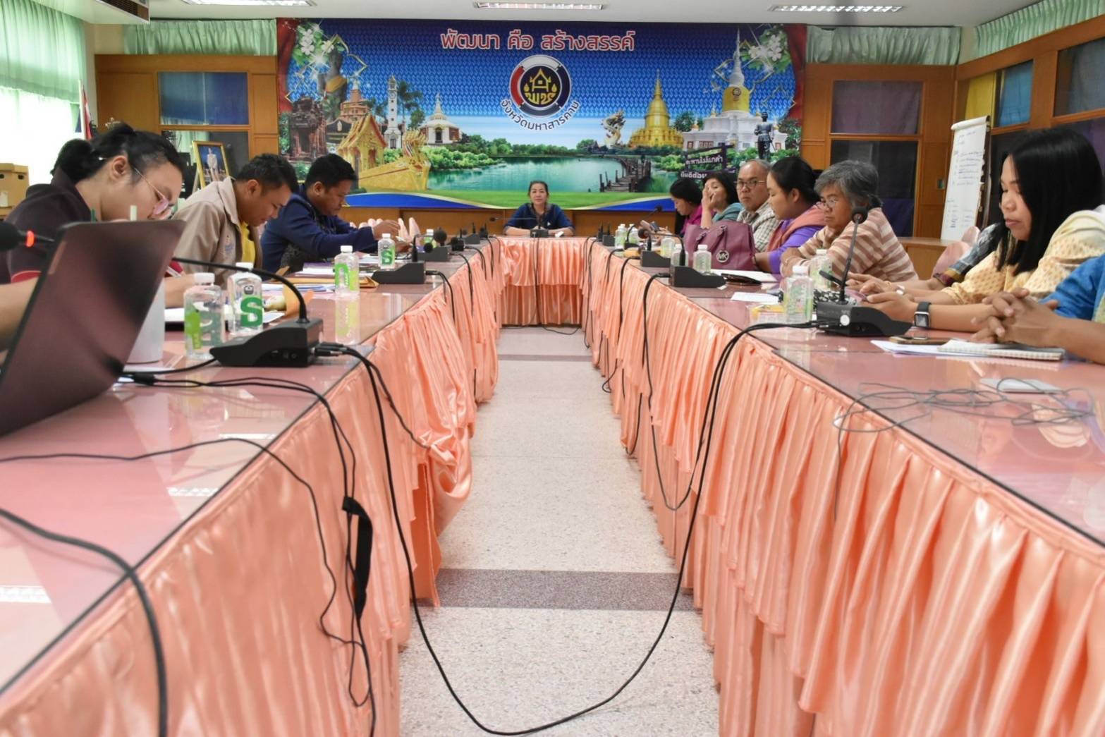 พช.มหาสาคาม ร่วมประชุมการดำเนินงานโครงการเพิ่มประสิทธิภาพ OTOP Big Data เพื่อการพัฒนางานหนึ่งตำบล หนึ่งผลิตภัณฑ์ ผ่านระบบวีดิทัศน์ทางไกล (Video Conference)
