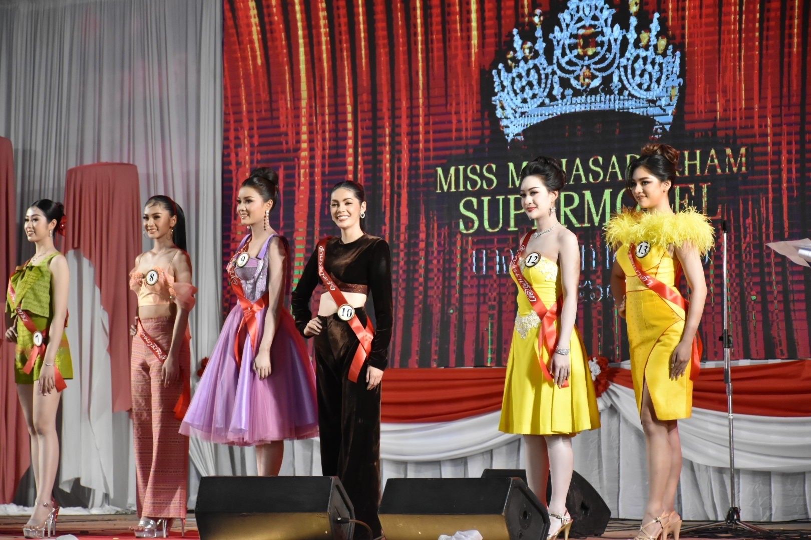 พช.มหาสารคาม จัดงานราตรีเส้นสายลายผ้า ในงานประเพณีบุญเบิกฟ้าและงานกาชาดจังหวัดมหาสารคาม ประจำปี 2567