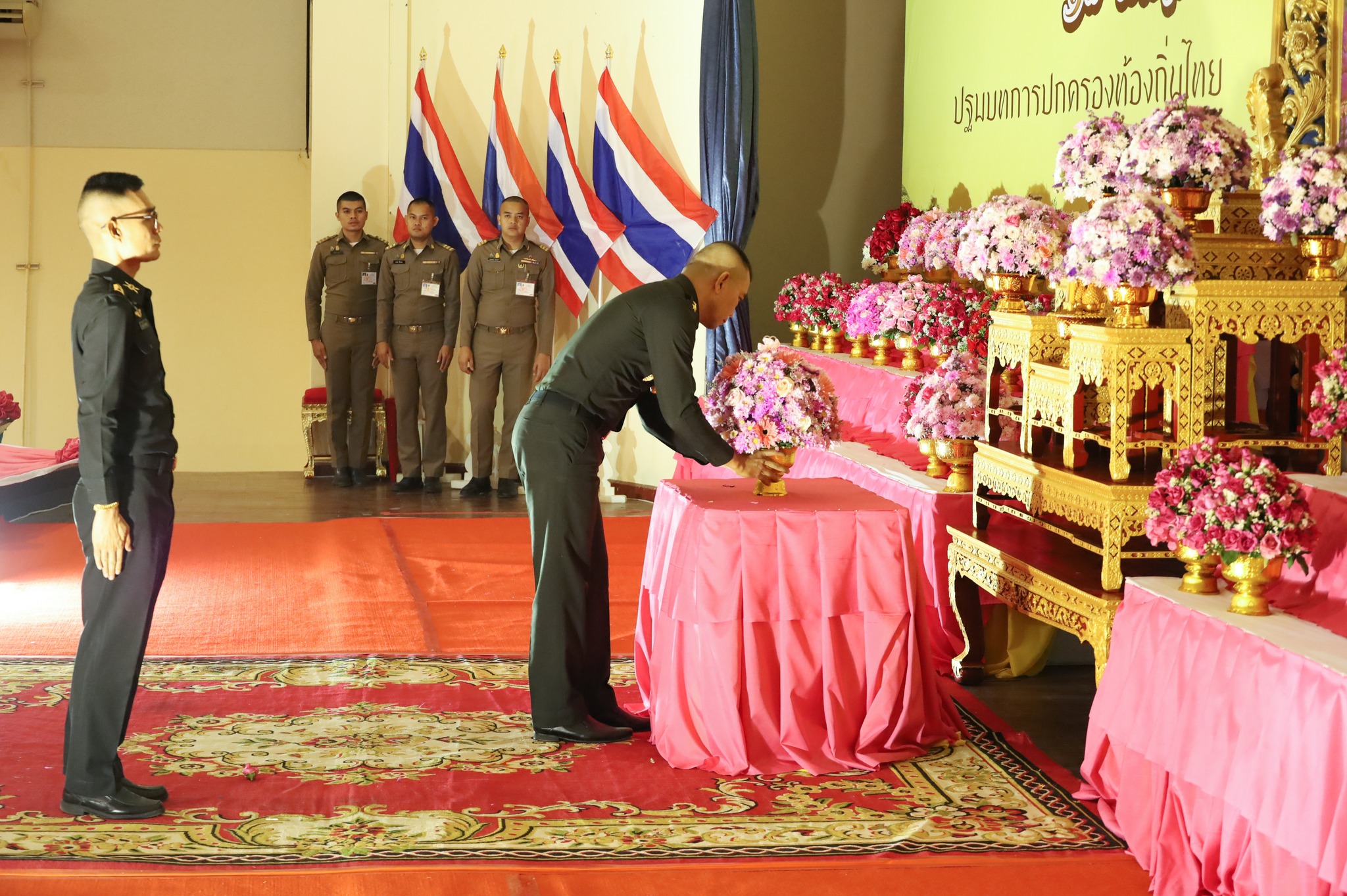 พช.มหาสารคาม ร่วมพิธีถวายราชสักการะ พระบาทสมเด็จพระจุลจอมเกล้าเจ้าอยู่หัว รัชกาลที่ 5 เนื่องในวันท้องถิ่นไทย ประจำปี 2567