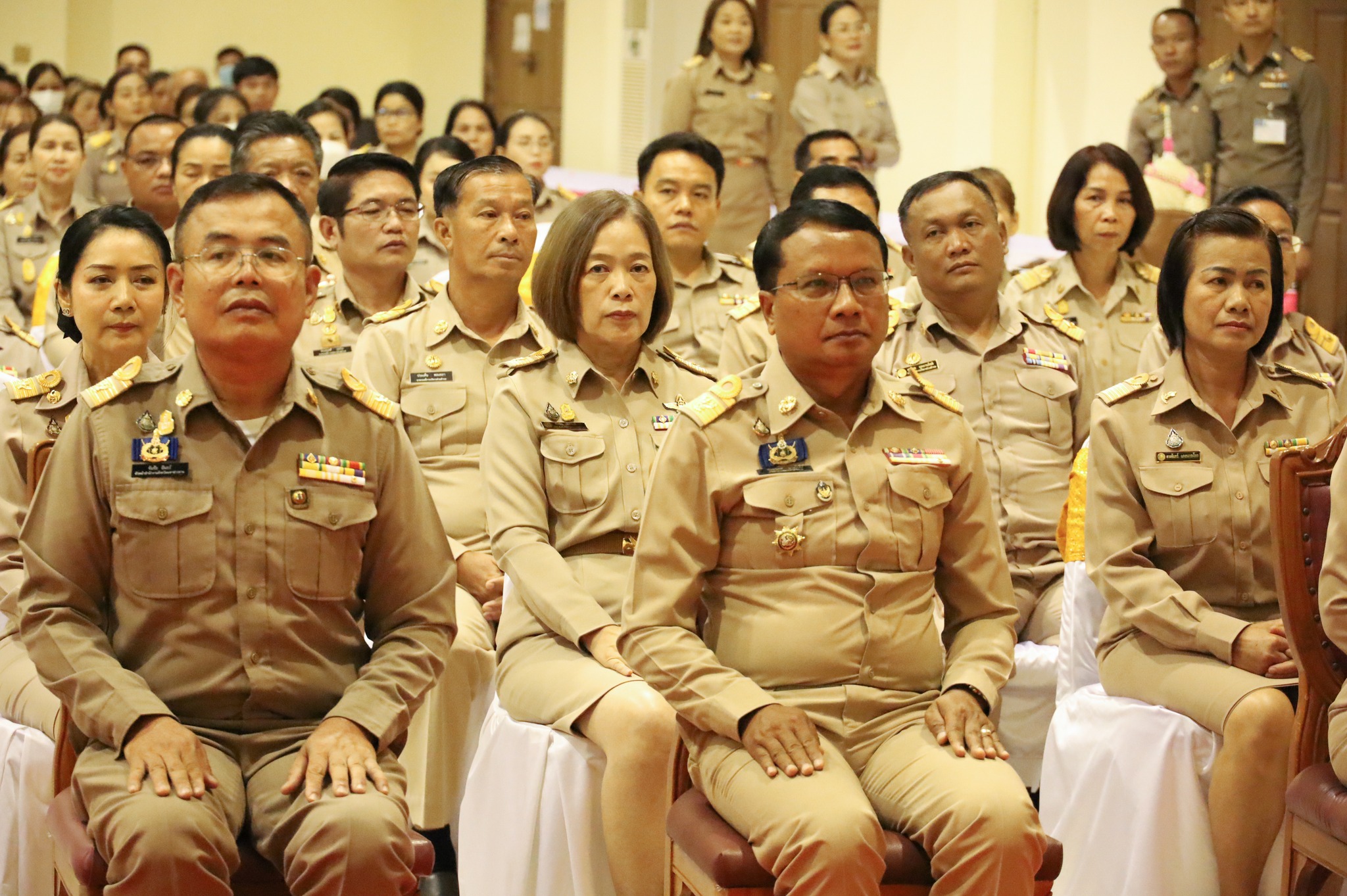 พช.มหาสารคาม ร่วมพิธีถวายราชสักการะ พระบาทสมเด็จพระจุลจอมเกล้าเจ้าอยู่หัว รัชกาลที่ 5 เนื่องในวันท้องถิ่นไทย ประจำปี 2567