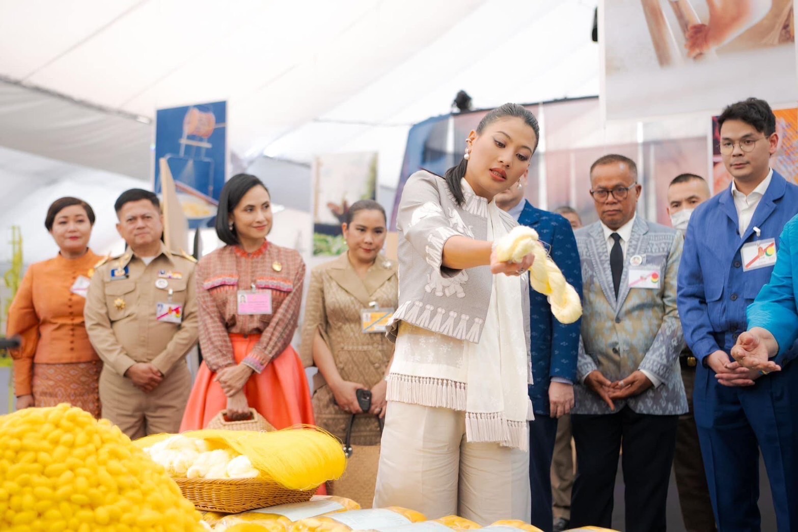 จังหวัดมหาสารคามเฝ้าฯรับเสด็จสมเด็จพระเจ้าลูกเธอเจ้าฟ้าสิริวัณณวรี นารีรัตนราชกัญญา เนื่องในโอกาสเสด็จพระราชดำเนินทรงปฏิบัติพระราชกรณียกิจในพื้นที่จังหวัดบุรีรัมย์