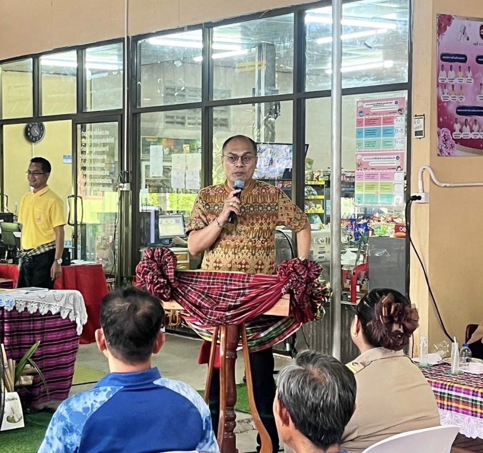 พช.มหาสารคาม ร่วมตรวจประเมินผลงาน และตัดสินโครงการคัดเลือกหมู่บ้านเข้มแข็งตามแนวทาง แผ่นดินธรรมแผ่นดินทอง “หมู่บ้านอยู่เย็น เป็นสุข” ประจำปีงบประมาณ พ.ศ. 2567