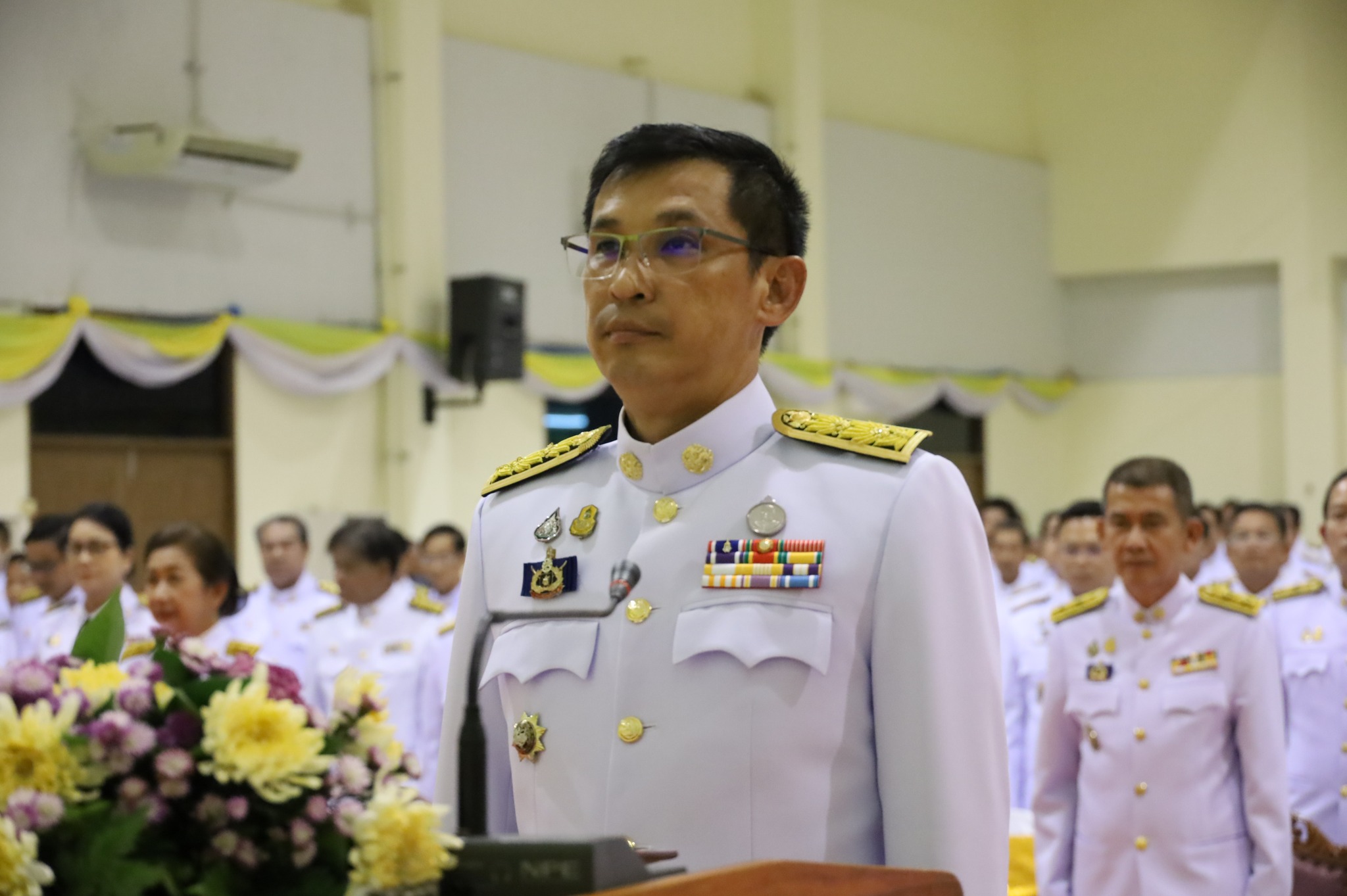พช.มหาสารคาม ร่วมพิธีรับพระราชทานพระบรมฉายาลักษณ์ พระบาทสมเด็จพระเจ้าอยู่หัว ที่ฉายกับสมเด็จพระนางเจ้า ฯ พระบรมราชินี