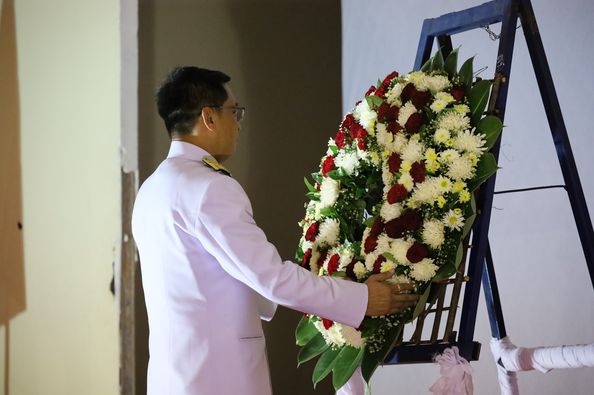 พช.มหาสารคาม ร่วมพิธีวันที่ระลึกคล้ายวันสวรรคตพระบาทสมเด็จพระปรเมนทรมหาอานันทมหิดล พระอัฐมรามาธิบดินทร