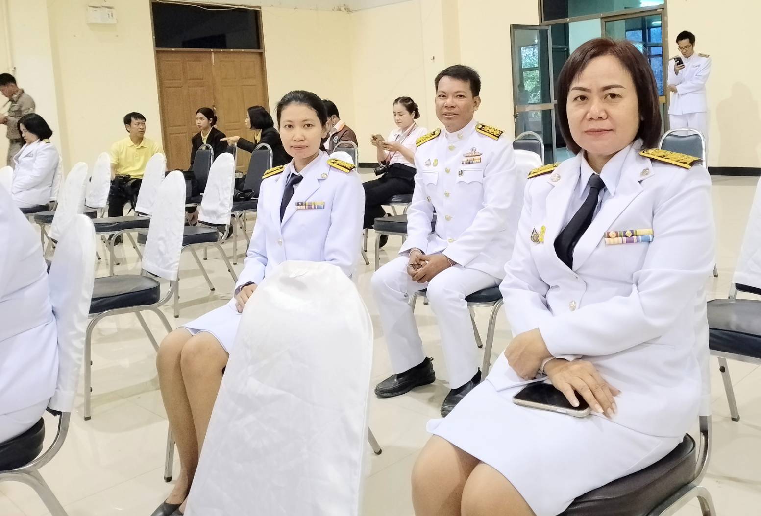 พช.มหาสารคาม ร่วมพิธีวันที่ระลึกคล้ายวันสวรรคตพระบาทสมเด็จพระปรเมนทรมหาอานันทมหิดล พระอัฐมรามาธิบดินทร