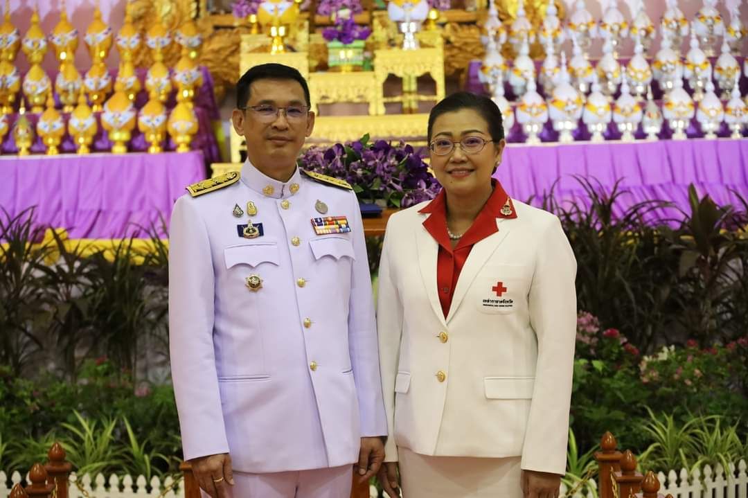 พช.มหาสารคาม ร่วมพิธีถวายเครื่องราชสักการะ วางพานพุ่ม และจุดเทียนถวายพระพรชัยมงคลสมเด็จพระนางเจ้าฯ พระบรมราชินี เนื่องในโอกาสวันเฉลิมพระชนมพรรษา 3 มิถุนายน 2567