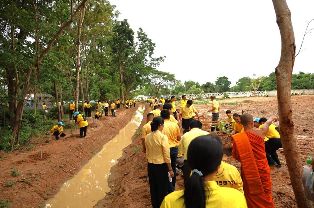 พช.มหาสารคาม ร่วมกิจกรรม Kick OFF โครงการปลูกต้นไม้เฉลิมพระเกียรติพระบาทสมเด็จพระเจ้าอยู่หัว เนื่องในโอกาสพระราชพิธีมหามงคลเฉลิมพระชนมพรรษา 6 รอบ 28 กรกฎาคม 2567