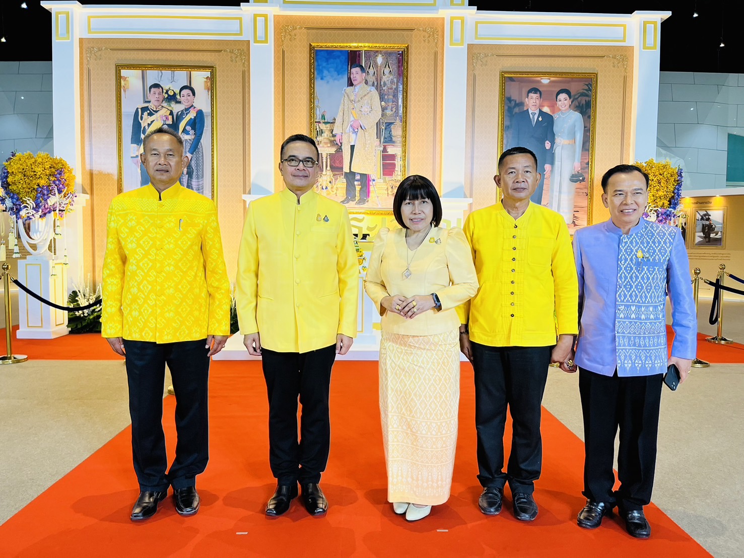 นายอนุทิน ชาญวีรกูล รองนายกรัฐมนตรี และรัฐมนตรีว่าการกระทรวงมหาดไทย (มท.1) เป็นประธานเปิดงาน OTOP MIDYEAR 2024 “หลากหลายผลิตภัณฑ์ สีสันภูมิปัญญาไทย” ชูสินค้าเอกลักษณ์ท้องถิ่น งานหัตถศิลป์ล้ำค่า อลังการงานผ้า จากฝีมือคนไทย สองวันแรก เงินสะพัดแล้วกว่า 142 ล้านบาท พร้อมเชิญชวนคนไทย ร่วมอุดหนุนผลิตภัณฑ์สินค้าจากชุมชน และชิมอาหารเลิศรส OTOP 4 ภาค ระหว่างวันที่ 8 ถึงวันที่ 16 มิถุนายน 2567 ณ อิมแพ็ค เมืองทองธานี