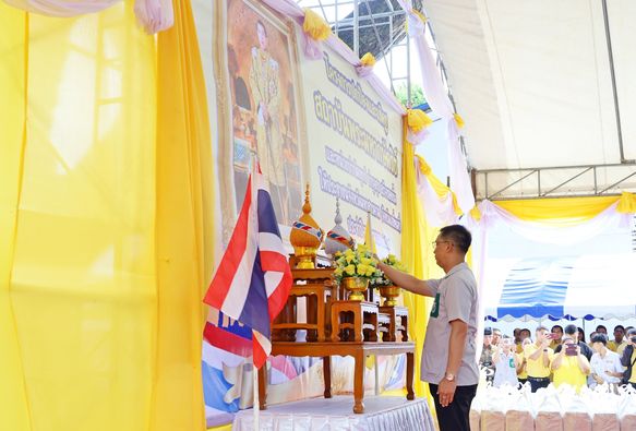พช.มหาสารคาม ร่วมกิจกรรมโครงการปกป้องและเชิดชูสถาบันพระมหากษัตริย์ และหน่วยบำบัดทุกข์ บำรุงสุข สร้างรอยยิ้มให้ประชาชน (จังหวัดเคลื่อนที่) อำเภอเมืองมหาสารคาม