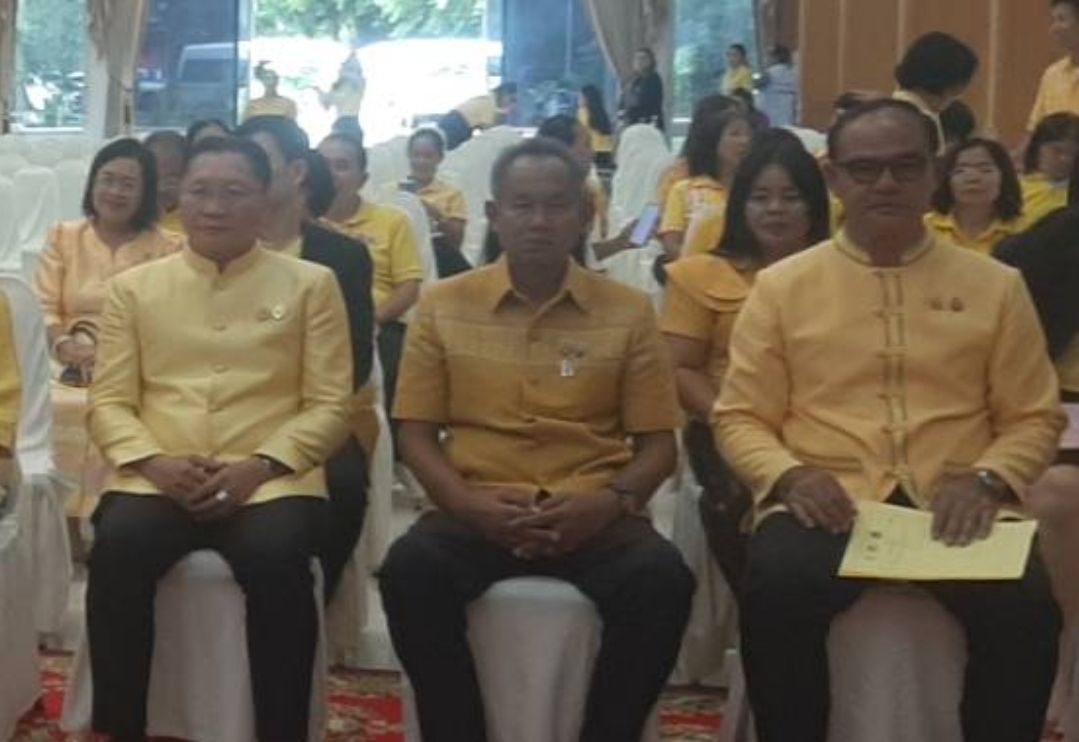พช.มหาสารคาม ร่วมพิธีเจริญพระพุทธมนต์เฉลิมพระเกียรติ