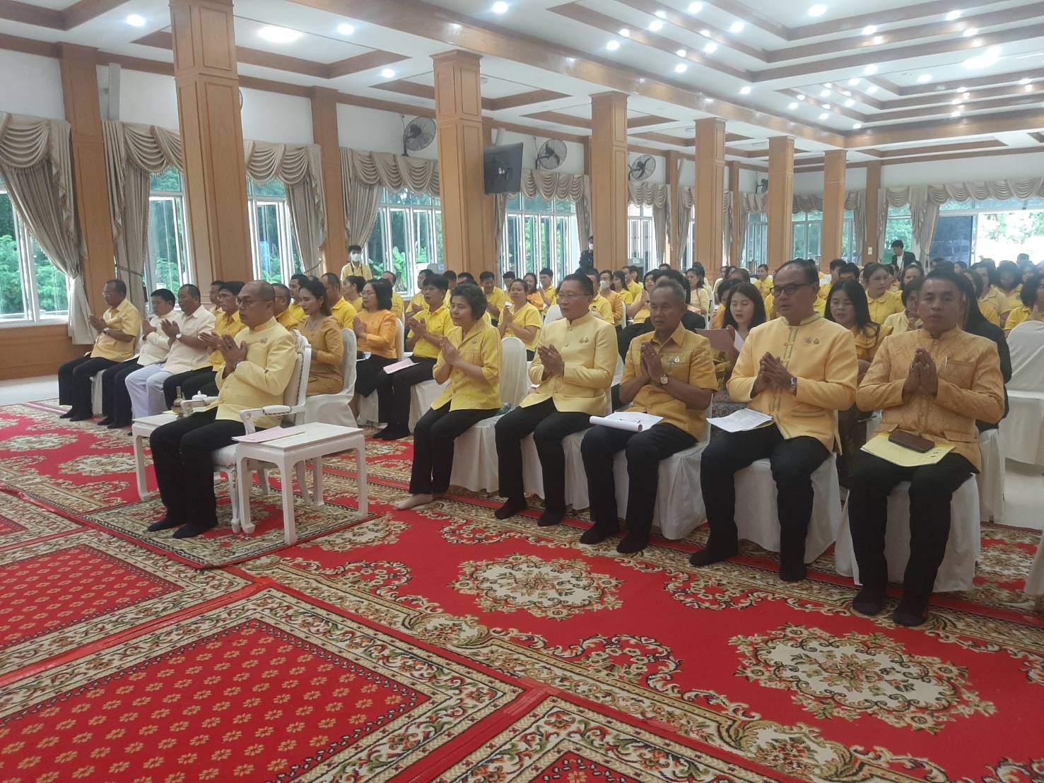 พช.มหาสารคาม ร่วมพิธีเจริญพระพุทธมนต์เฉลิมพระเกียรติ