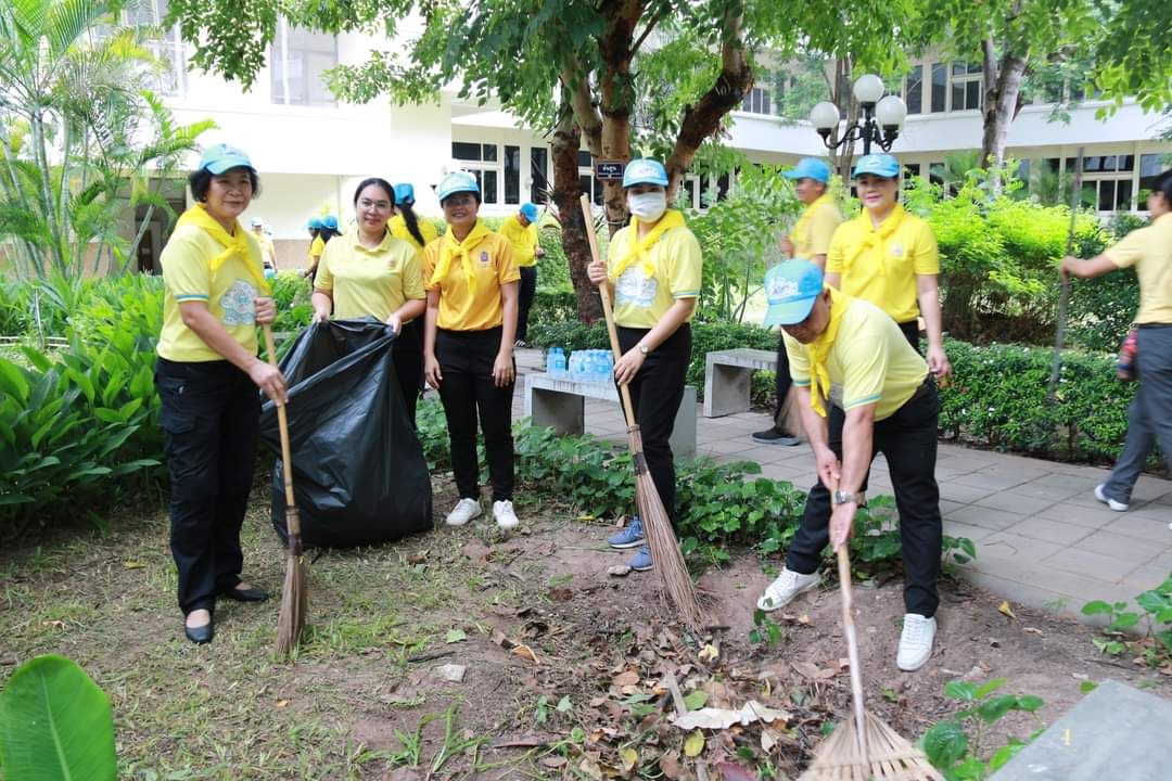 พช.มหาสารคาม ร่วมจิตอาสา ปรับปรุงภูมิทัศน์เฉลิมพระเกียรติพระบาทสมเด็จพระเจ้าอยู่หัว เนื่องในโอกาสพระราชพิธีมหามงคลเฉลิมพระชนมพรรษา 6 รอบ 28 กรกฎาคม 2567