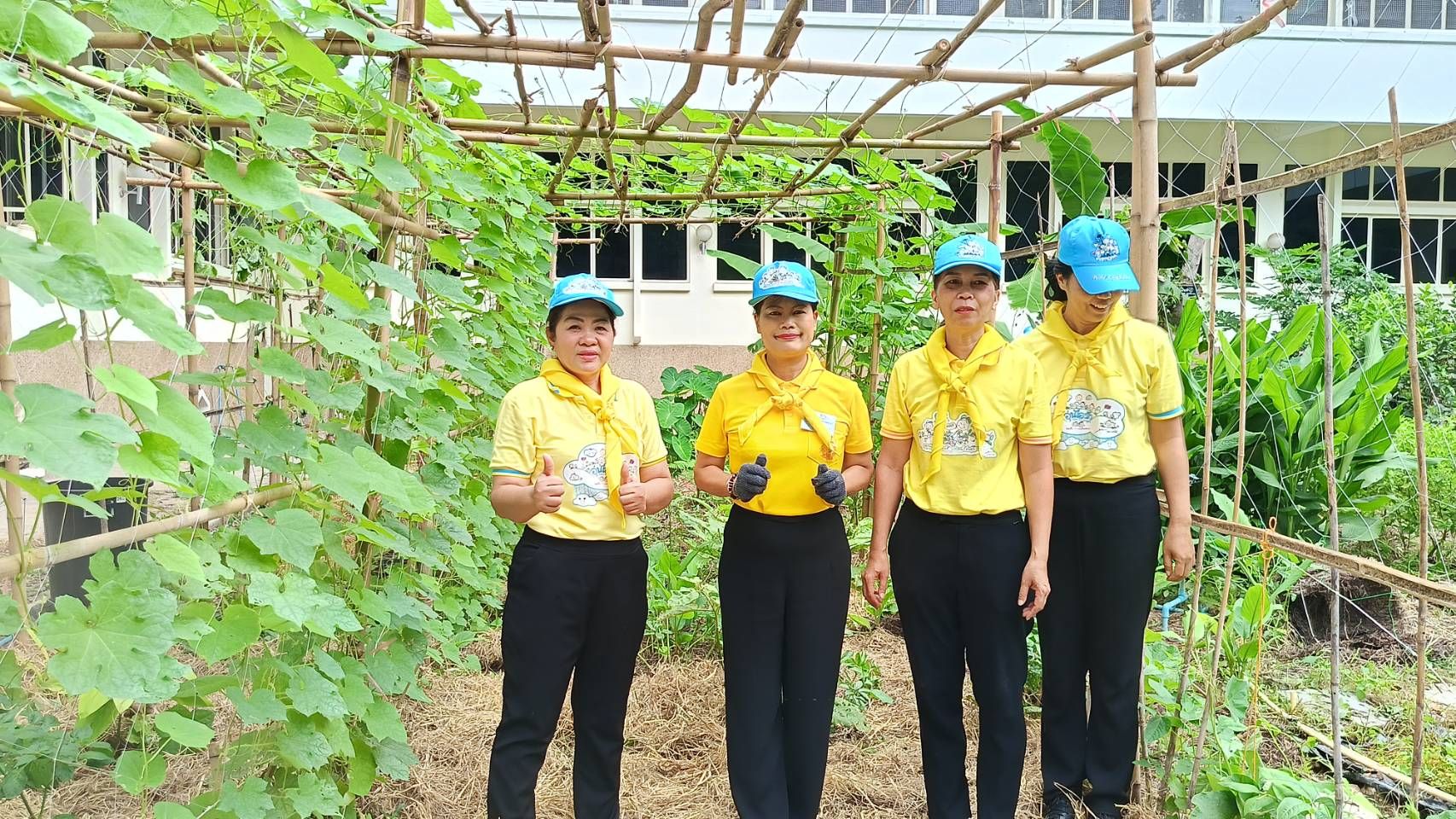 พช.มหาสารคาม ร่วมจิตอาสา ปรับปรุงภูมิทัศน์เฉลิมพระเกียรติพระบาทสมเด็จพระเจ้าอยู่หัว เนื่องในโอกาสพระราชพิธีมหามงคลเฉลิมพระชนมพรรษา 6 รอบ 28 กรกฎาคม 2567