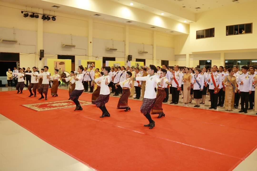 พช.มหาสารคาม ร่วมงานสโมสรสันนิบาตเฉลิมพระเกียรติพระบาทสมเด็จพระเจ้าอยู่หัว เนื่องในโอกาสพระราชพิธีมหามงคลเฉลิมพระชนมพรรษา 6 รอบ 28 กรกฎาคม 2567
