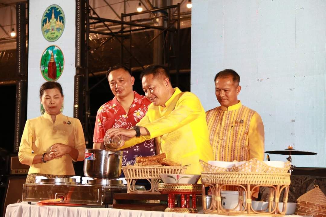 พช.มหาสารคาม ร่วมเปิดงานมหกรรมอาหาร“ร้อยแก่นสารสินธุ์”