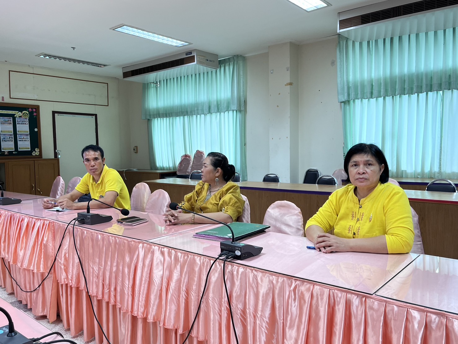พช.มหาสารคาม ร่วมประชุมชี้แจงแบบสำรวจข้อมูลสถานะศูนย์เรียนรู้การพัฒนาคุณภาพชีวิตตามหลักทฤษฎีใหม่ ประยุกต์สู่ “โคก หนอง นา” ผ่านระบบวีดีทัศน์ทางไกล (Video Conference)