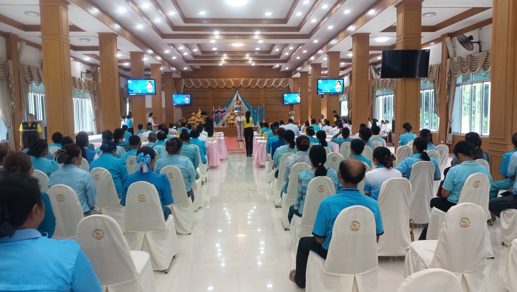⭐พช.มหาสารคาม✨      👉จัดพิธีมอบเงินพระราชทานขวัญถุงกองทุนแม่ของแผ่นดิน ประจำปี 2567 และบรมพระฉายาลักษณ์ สมเด็จพระนางเจ้าสิริกิติ์ พระบรมราชินีนาถ พระบรมราชชนนีพันปีหลวง