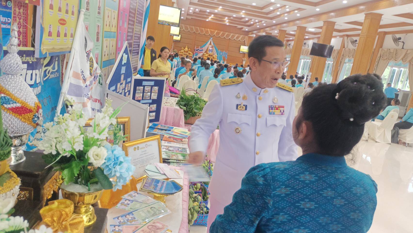 ⭐พช.มหาสารคาม✨      👉จัดพิธีมอบเงินพระราชทานขวัญถุงกองทุนแม่ของแผ่นดิน ประจำปี 2567 และบรมพระฉายาลักษณ์ สมเด็จพระนางเจ้าสิริกิติ์ พระบรมราชินีนาถ พระบรมราชชนนีพันปีหลวง