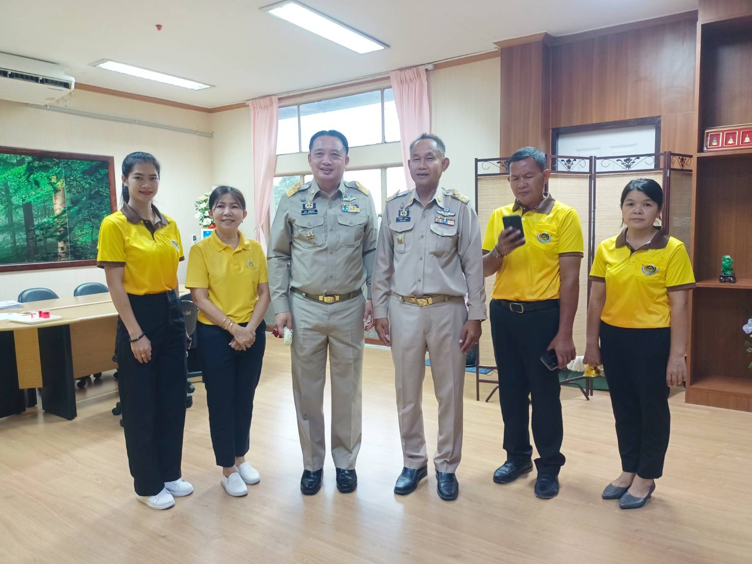 พช.มหาสารคาม นายพงษ์ศักดิ์ คณะมะ พัฒนาการจังหวัดมหาสารคาม เข้าพบผู้ว่าราชการจังหวัดมหาสารคาม และผู้บริหารระดับจังหวัดฯเพื่ออำลา เนื่องในโอกาสที่เกษียณอายุราชการ ในวันที่ 30 กันยายน 2567